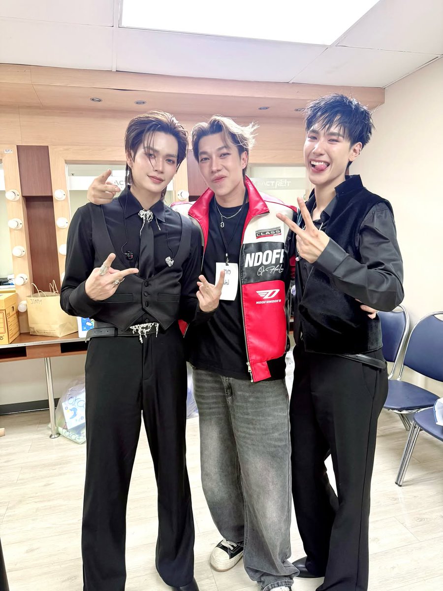 afterjju's tweet photo. from ig ㅡ _guloft_

#LOLFanFest2026
#JuniorMark #junniorrs #markjrtn https://t.co/Kb3FxqeciE