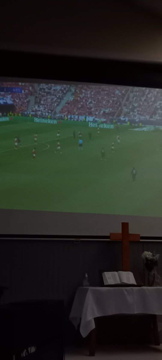 Kakashile1's tweet photo. La défense d'Arsenal ce soir : https://t.co/5QmbFmRnrl