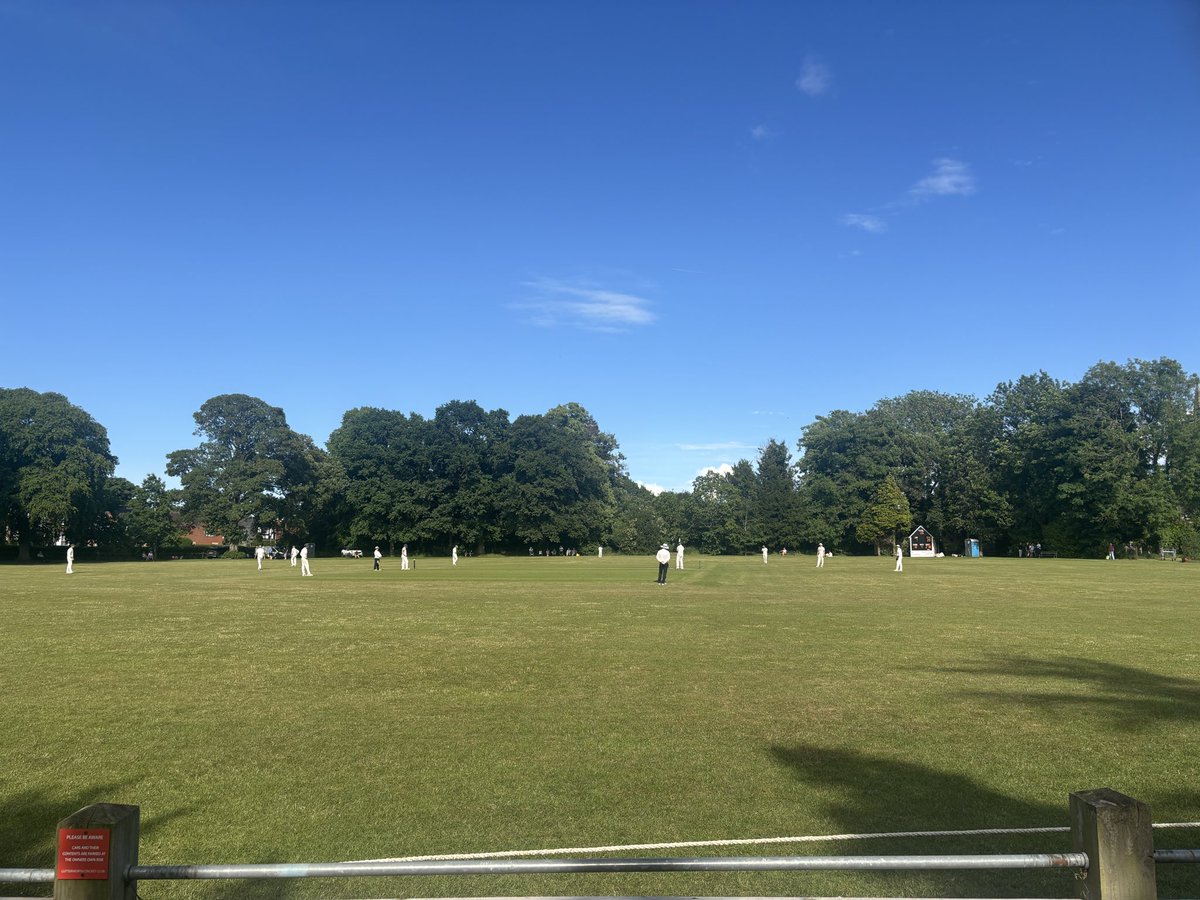 LeeJ2711's tweet photo. Busman’s Holiday ☀️🏏 https://t.co/kc56e8ruDk