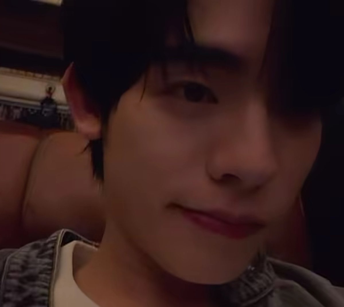 æ ชริ tweet media