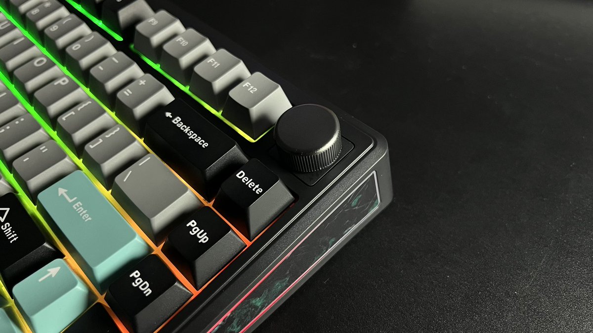 DougFaze1's tweet photo. #desksetup #epomaker #mechlands https://t.co/OLaByC2Niw