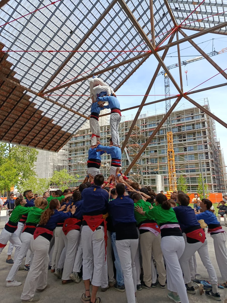 Geperuts's tweet photo. Aujourd'hui 30/05/2026 au Koch Park de Zürich (Suïsse), nous avons fait :
- pd4
- 2d5
- 3d6
- 3d5ps
- pd4ps
- pd4

Tout cela accompagnés de notre colla filleule Castellers de Zürich, et aussi des @XiquetsCPH et des @cdlausanne https://t.co/wXjkpNAh6y