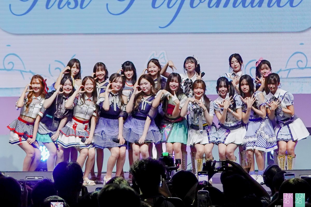 bnk48official's tweet photo. [💜💚] #BNK48CGM48OnCloud9Festival

ขอขอบคุณทุกคนที่มาร่วมงาน BNK48 & CGM48: On Cloud 9 Festival –9th Anniversary– และร่วมรับชมการแสดง BNK48 6th Album “Ponytail to Shushu” First Performance ในวันนี้ด้วยนะคะ

ยังเหลืองานอีก 2 วัน มาเจอกันเยอะ ๆ นะคะ!

BNK48 & CGM48: On Cloud 9 Festival –9th Anniversary–
🗓️ 30 MAY - 1 JUN 2026
📍 MCC Hall, The Mall Lifestore Bangkae

🎟️ Event Ticket Available @ https://t.co/D1vX08cVgR
NOW - 1 JUN 2026 (20:30)

🎫 Fanmeet Ticket Booking Now @ https://t.co/RgcZrHkUDu

#PonytailtoShushuTH
#MCCHall #TheMallLifestoreBangkae
#BNK48 #CGM48