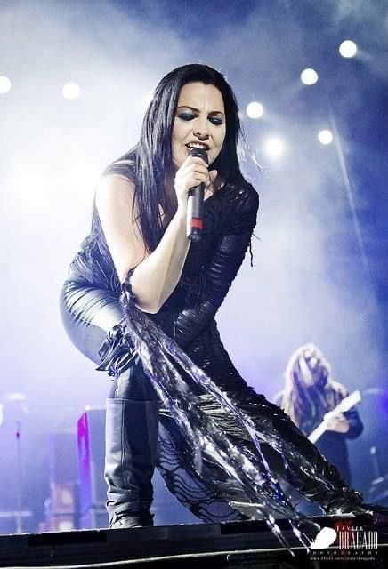 EvanescenceCZ's tweet photo. This outfit was absolutely sick. Too hot to handle. Legend.

(Sonisphere 2012 + Malaysia tour) https://t.co/LUi56iOH42