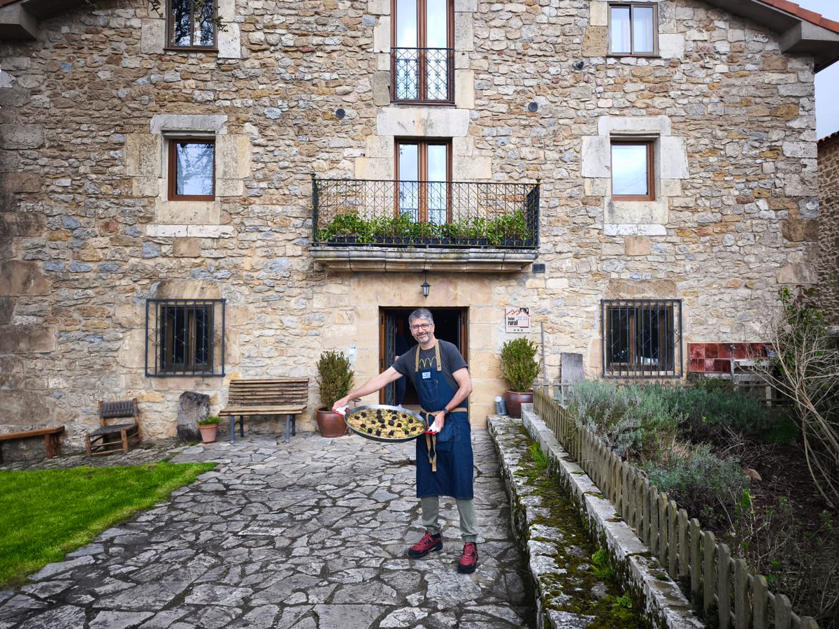 franjo_bf's tweet photo. @Gentilhombre3 @Franjmariscal @bookingcom Es el resultado de cuando las cosas se hacen con cariño y profesionalidad. Enhorabuena.

El 0,5 restante es porque no todos los días hay paella en el menú... https://t.co/k1rz1Ss7os