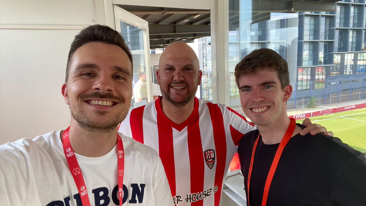 RadioRioja's tweet photo. 🔴 Empezamos!!!!!

⚽️ La @UDLogrones lucha por el ascenso y @RadioRioja te lo cuenta desde Matapiñonera

📻 Escucha a @Ruben_Domingos en directo en Carrusel La Rioja 
@UDSanse - @UDLogrones 

📻 SER+
📲 APP SER
💻 https://t.co/8M7Zv2QDWG https://t.co/GMkCRVdd1J