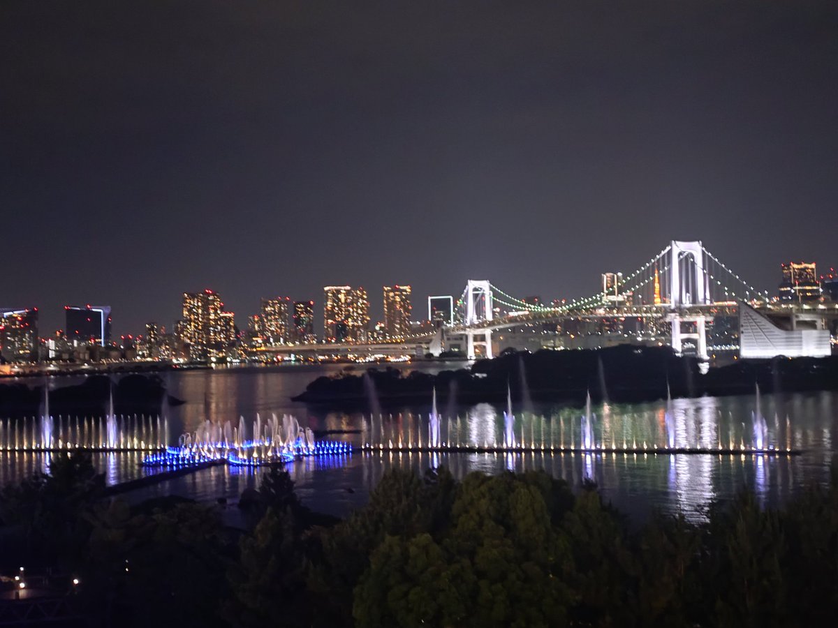 hiroming1113's tweet photo. 東京の夜景🗼
めっちゃ綺麗でした✨️ https://t.co/d2O2POys1F