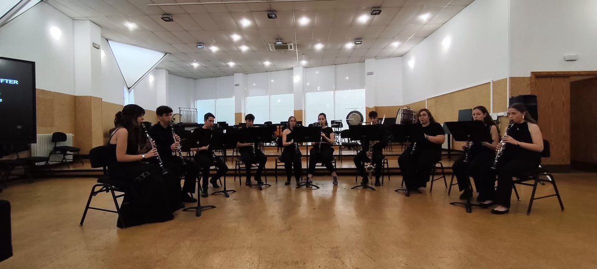 ConserdMostoles's tweet photo. Momentos del intercambio del aula de clarinetes de la Escuela Municipal de Música de Daganzo https://t.co/LYh2v38PCG