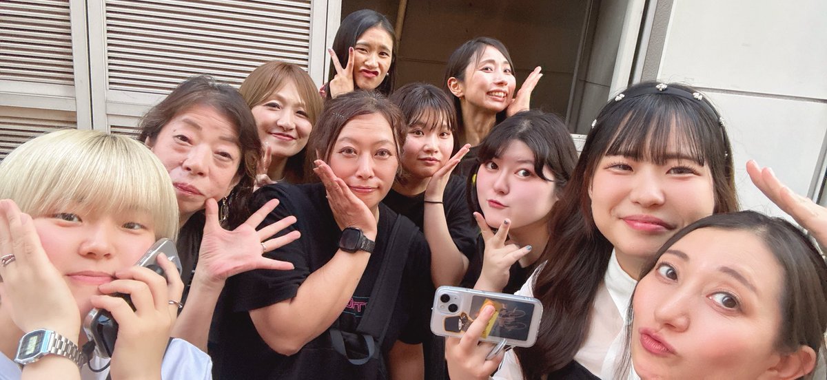 61hrk16's tweet photo. マジナン流れた瞬間、ｷﾀ━━(◍°꒳​°◍)━━ｯ!!!!ってまた悲鳴🤣
ヘドバン激しすぎてもやは最初と髪型変わってるとゆーね😂
今日も安定に巻き込み成功✌️
 #WITHDOM #リリースツアー https://t.co/fnIVciwajp