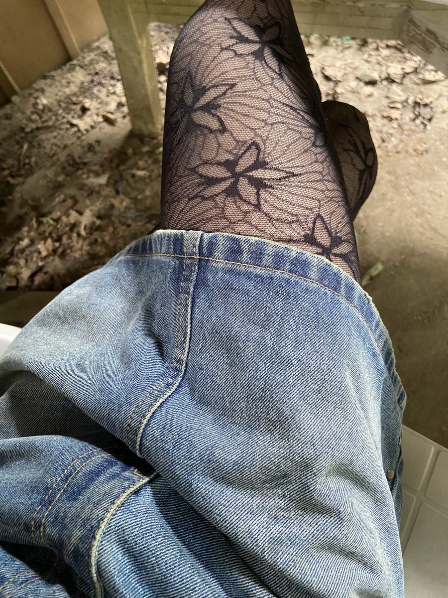 RopesLuna's tweet photo. Just me 😘 https://t.co/OzItHUuM0w