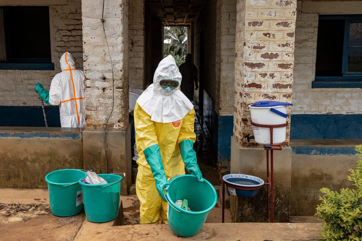 MarioNawfal's tweet photo. 🇨🇩 The DRC government is telling its people not to panic over Ebola, with 906 suspected cases and 223 suspected deaths already on the books.

WHO has confirmed 134 cases and 18 deaths across DRC and Uganda as of May 30.

The minister gave authorities 90 120 days to contain it.

Only 15 have passed.

One recovery has been reported, framed as a potential turning point.

The catch? This is the rare Bundibugyo strain, meaning the DRC’s stockpiled Ebola vaccines and treatments are completely useless.

Responders are fighting this outbreak with zero approved vaccines or therapeutics in a high-risk mining corridor that has a two-month head start.

Source: ABC News