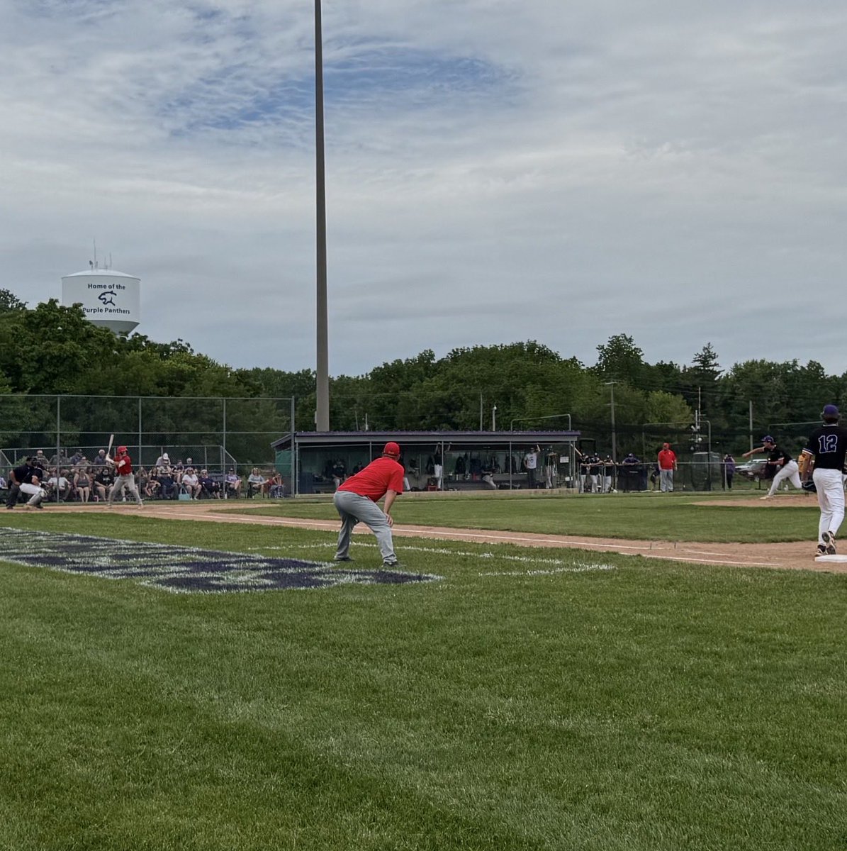 RoxanaAthletics's tweet photo. Regional Championship Update:

End of 2nd Inning

The Shells add another run to the board on an RBI double by Nick Miles and continue to build their lead.

After two innings:

🥎 Roxana 3
🥎 Litchfield 0

We head to the 3rd inning with the Shells in control.

@RHS_Shells @1071TheBigZ @STLhssports @AMiller31