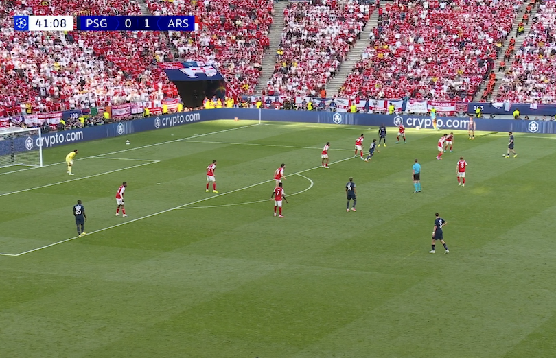 TouchlineX's tweet photo. 📸 - Arsenal's goal has KILLED PSG!

They can't get through the wall. They can't put a cross in, they can't execute a dribble, they can't make a key pass, they can't shoot.

NOBODY is getting through this Arsenal WALL! https://t.co/qpX2QFTtJH
