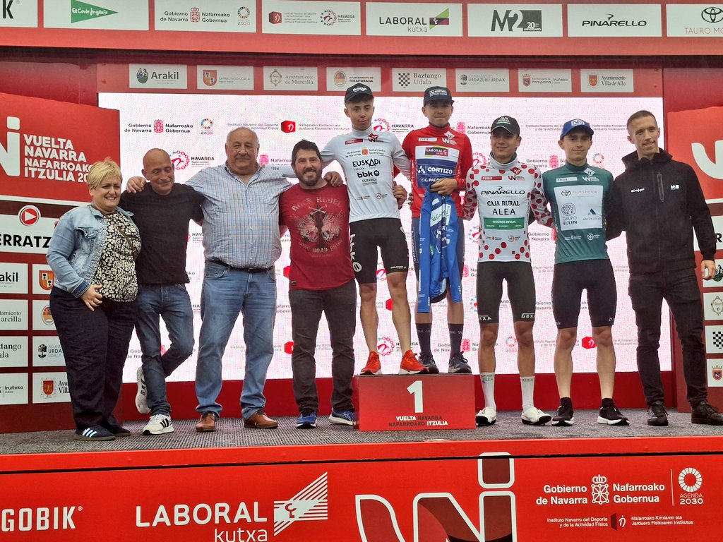 Mertxe_Beriain's tweet photo. Podio Erratzu-Urdax @martin_mar53977 @FundaCiclisEusk @tadeoaimar14 @ccpadrones Adrià Regada @FilialCajaRural, Unax Olano  @jirabira
#VN26 #VueltaNavarra #NafarroakoItzulia https://t.co/JmT7x7I6mw