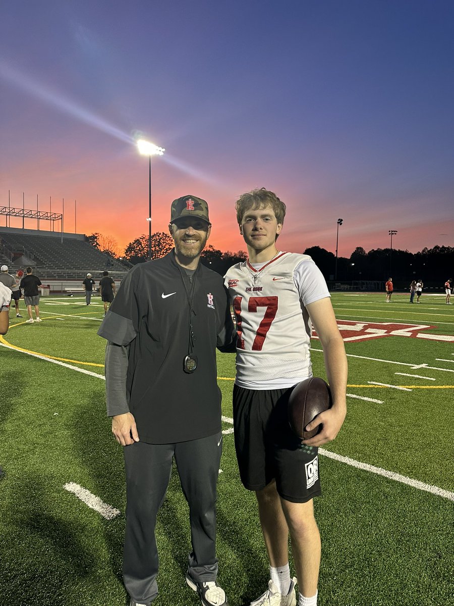 Nate_Lindstrom9's tweet photo. Thank you @CoachCrandall and @EdinboroFB for hosting such a great camp! It was a blast meeting all the coaches and players and competing in a great atmosphere!
@CoachBRam71 @CoachGriffith_ @JeffHecklinski @WNYAthletics @CanisiusHSFB https://t.co/GiXlVV7hcl