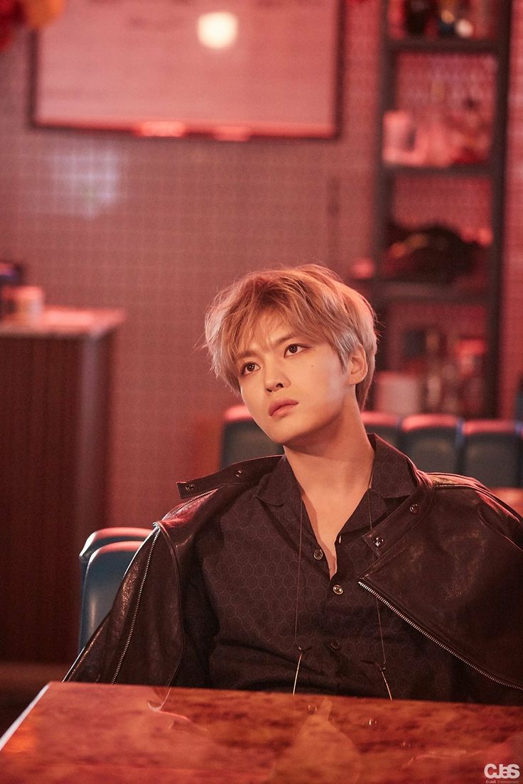 wish_baby1's tweet photo. 참 잘생겼다...... 이 화보 진짜 최애 화보 https://t.co/k1D9asLRN5