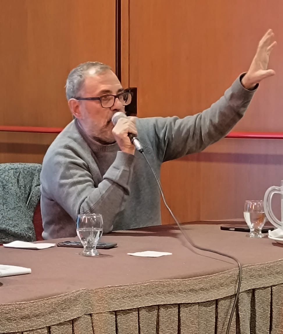 ALDOLORUSSO's tweet photo. Ayer estuve exponiendo en el congreso del trabajo organizado por el ministerio de la Provincia de Buenos Aires. Sostuve la importancia del vínculos entre las empresas pymes y las cooperativas integradas en una cadena de valor, que como en nuestro caso y los compañeros de tres de febrero exportamos trabajo argentino a más de 14 países y todas las provincias del país. Gracias @AnaLuzBalorOk @juanmigueldesca @PabloBalorDesca y @waltercorreaok por el espacio.