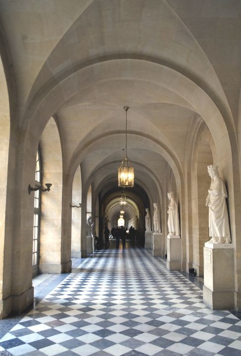 DavidRussell228's tweet photo. Art of the Day! "Long Hall". Buy at: https://t.co/s1W6KwtO1K https://t.co/5ZNqP3GTHd