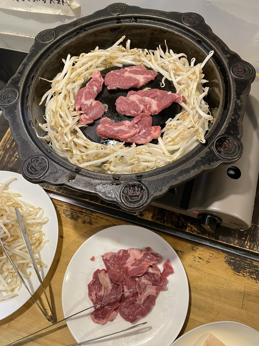 MASA_jimsho's tweet photo. 衝撃を受けた

ラム肉の美味さ
ワンオペで仕切るその姿その姿勢

決まり事は多いよ
色々と

だから味わうよ
その食材を

ダラダラしないで食べるんだ
全部美味いんだ

そして
家に帰って
余韻に浸りながら
お酒を飲んでる
ダラダラと

メリハリってやつで https://t.co/PJJuj6FKM3