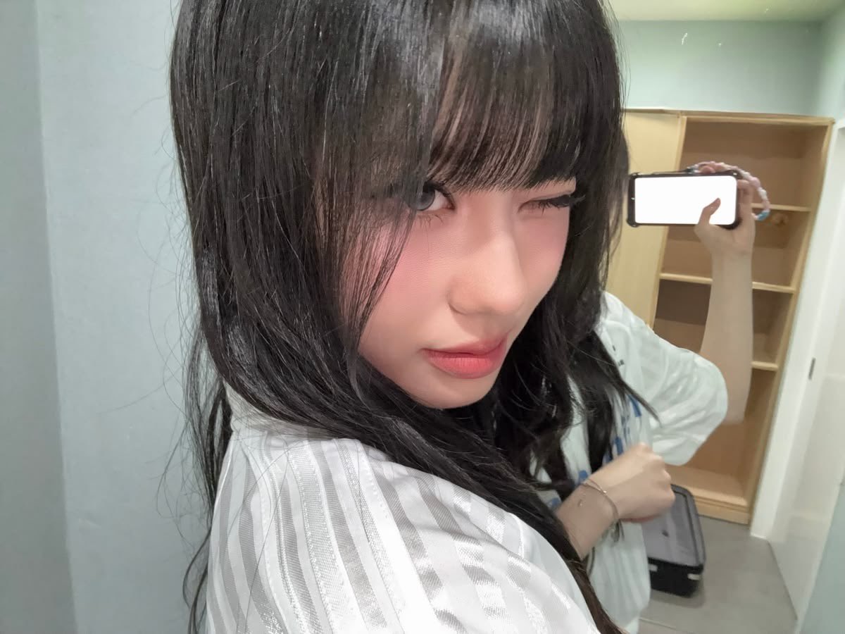 narailover's tweet photo. kokos selfie game has gotten crazyyy imo https://t.co/qoJnoAfJFt