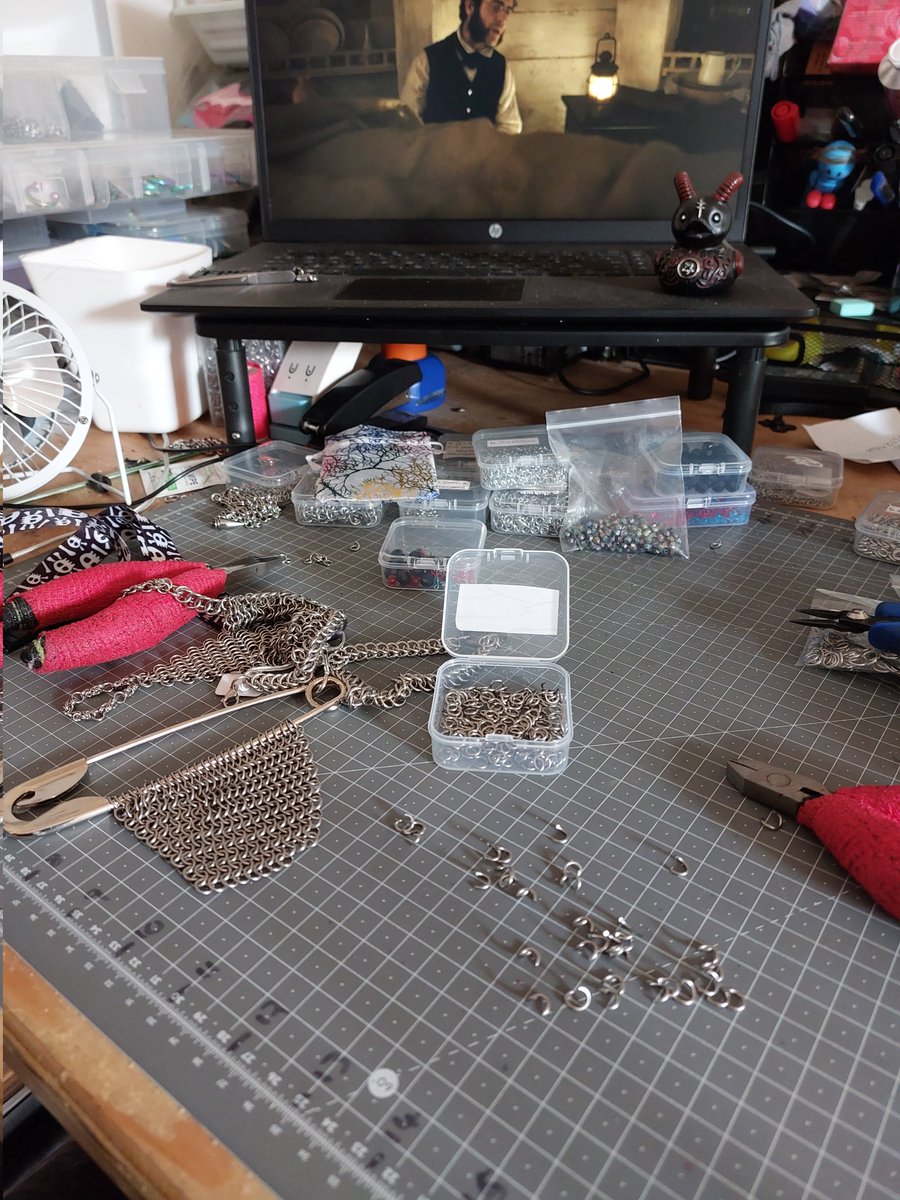 FreakilyU's tweet photo. Finishing off a custom order of hand jewellery this weekend so it can be posted off to its forever home next week. If you want anything making get in touch 😁. https://t.co/5W2MRxlP33