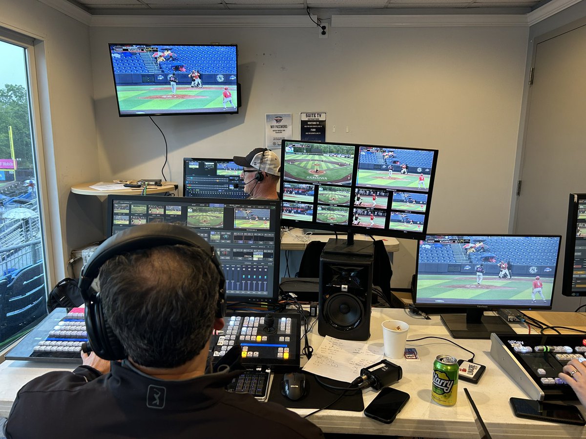 LinacreMedia's tweet photo. One week ago… the Final Act of the MAAC‼️
Before we climb aboard The Metro, it was 1️⃣1️⃣ #MAAC ⚾️ games on ESPN+, live from the 🏠 of my Hudson Valley Renegades in Dutchess County, NY.
#CollegeBaseball #MAACtion #LinacreMediaOnTV🗽🎥🎛🎙📺 https://t.co/hrk28nmhlW