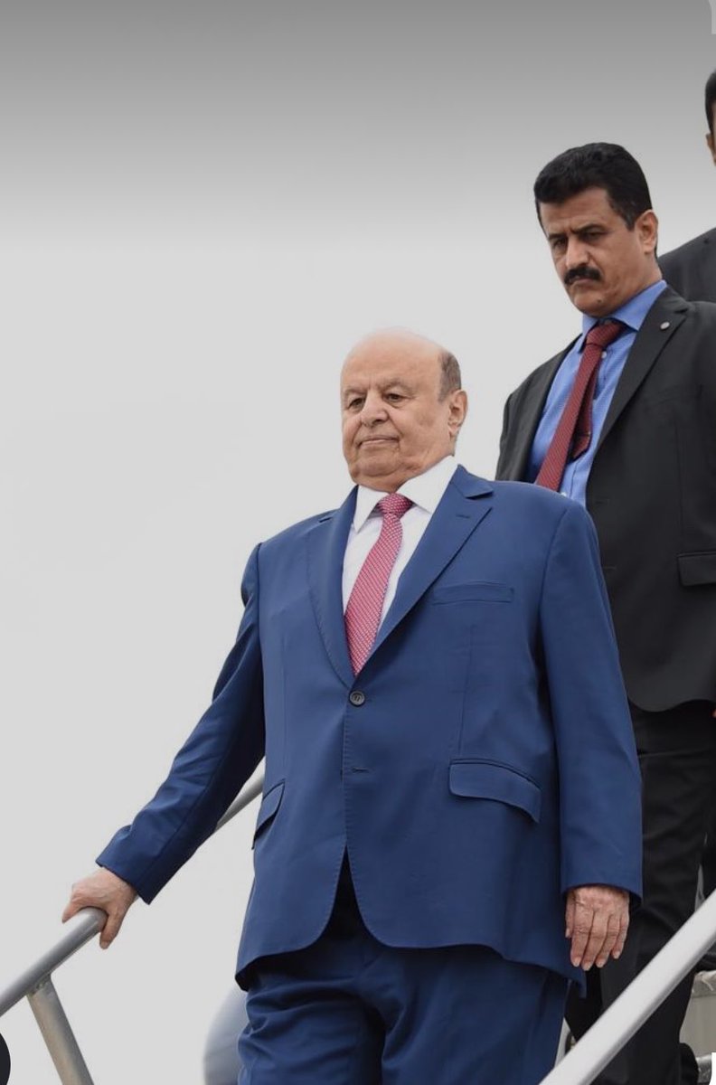RagehBakrait's tweet photo. أبين أرض الوفاء والتضحية.

لم تكن أبين يوماً محافظة عابرة في تاريخ الجنوب، بل كانت حاضرة في كل المراحل المفصلية التي مر بها الوطن، وقدمت خيرة أبنائها في ميادين السياسة والعسكرية والنضال الوطني، وظلت على الدوام رقماً صعباً لا يمكن تجاوزه في مسيرة الجنوب وتاريخه.

أبين تلك المحافظة التي لم تكن يوماً بعيدة عن همّ الجنوب وقضيته، بل كانت دائماً في الصفوف الأولى، تقدم خيرة رجالها للدولة وللناس وللكرامة الجنوبية في أصعب المراحل والظروف السياسية التي مر بها الجنوب على مدى سنوات وعقود.

من أبين خرج رجال حملوا الجنوب في قلوبهم قبل مناصبهم، وعندما اشتدت الأزمات كانوا حاضرين بالموقف قبل الكلام، ولم يتخلوا عن الجنوب ولم يساوموا على كرامته، وظلت أبين رغم الجراح سنداً حقيقياً لكل جنوبي يبحث عن وطن آمن وعادل.

وعندما يُذكر تاريخ أبين ورجالها، نتذكر قامات سياسية كبرى تولت أعلى المناصب في الدولة، وفي مقدمتهم: سالم ربيع علي (سالمين)، وعلي ناصر محمد، وعبدربه منصور هادي، الذين شكلوا محطات مهمة في تاريخ الدولة الجنوبية والحديثة.

كما نتذكر قيادات سياسية وفكرية بارزة من أبناء أبين كان لها حضور مؤثر في المشهد الوطني، مثل محمد علي أحمد، ومحمد حيدرة مسدوس، وسليمان ناصر مسعود، ومحمد علي هيثم، وأحمد العيسي وأحمد الميسري الذين أسهموا في العمل السياسي والفكري والإداري عبر مراحل مختلفة.

كما لا يمكن إغفال تضحيات أبناء أبين من الشهداء والقيادات الميدانية الذين واجهوا مختلف التحديات، وقدّموا أرواحهم دفاعاً عن الأرض والهوية والكرامة الجنوبية، وسطروا ملاحم خالدة ستبقى محفورة في ذاكرة الأجيال جيلاً بعد جيل. ومن أساطير النضال: الشهيد اللواء علي ناصر هادي،، والشهيد عبداللطيف السيد، والشهيد امزربه وكوكبة طاهرة من أبناء هذه المحافظة البطلة.

وإذا كانت الأمم تُعرف برجالها، فإن أبين كانت ولا تزال منجماً للقيادات والكفاءات الوطنية ومصدراً للعطاء والتضحية، وستبقى حاضرة في وجدان كل جنوبي بما قدمته من رجال ومواقف وتضحيات لا تُنسى في الماضي والحاضر والمستقبل.