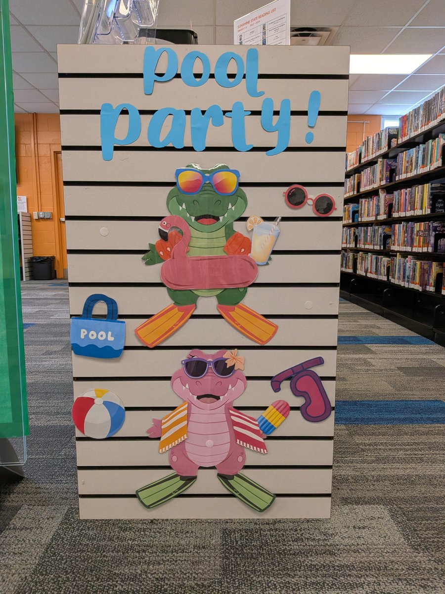 SarahAllenBooks's tweet photo. Just a few #library displays I've done lately that I'm proud of 😊 https://t.co/PPErONYTjb