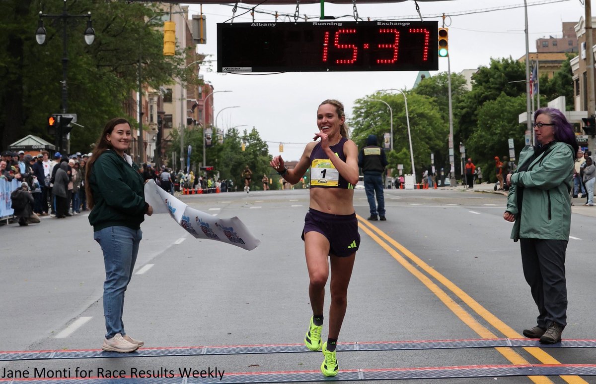 d9monti's tweet photo. Nice win for Katie Izzo at the #DelightfulRun 5K in Albany, NY on Saturday. In a mostly solo run, she clocked 15:37.

📷 @janemonti1 for Race Results Weekly https://t.co/qKsVVKTLRv