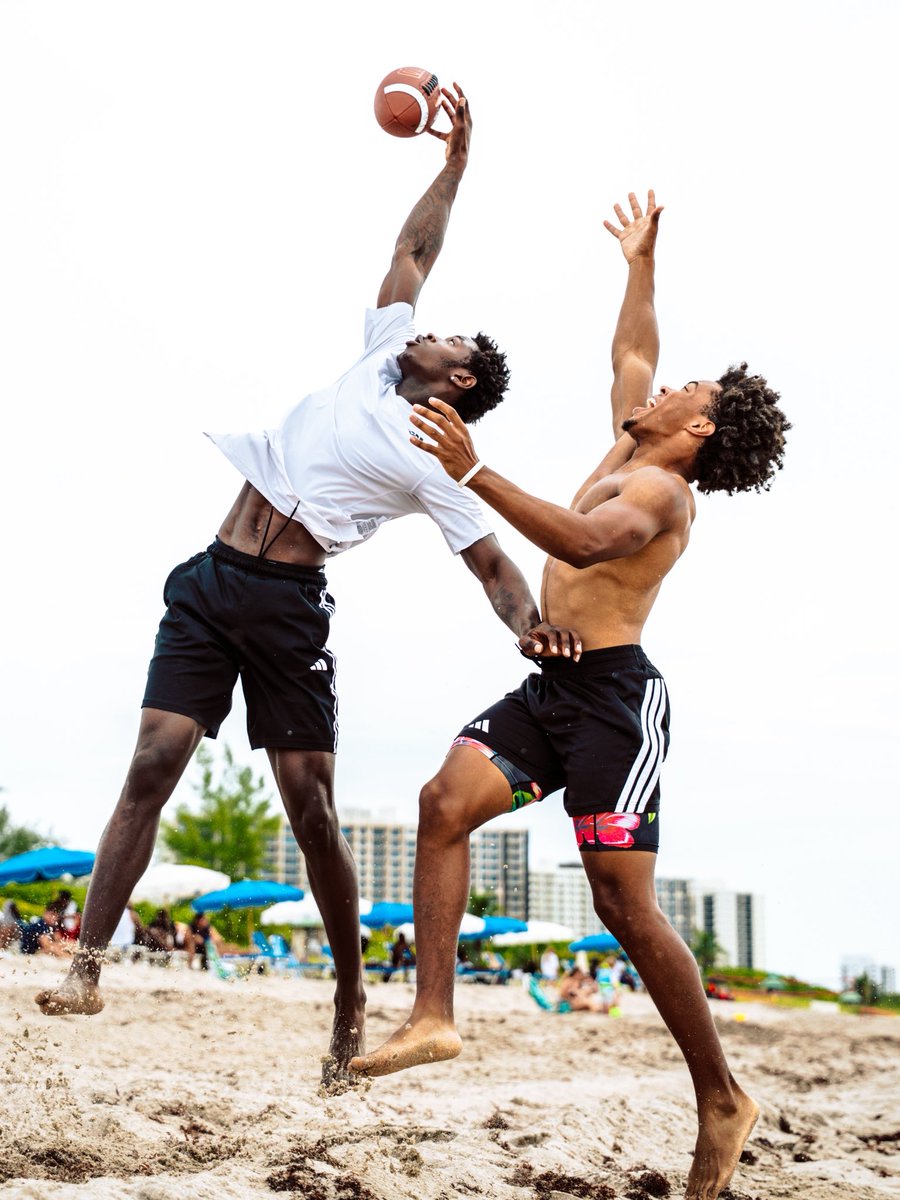 FAUFootball's tweet photo. Recharging in paradise🧃

#WIP🏝️ https://t.co/oyT85noXIW