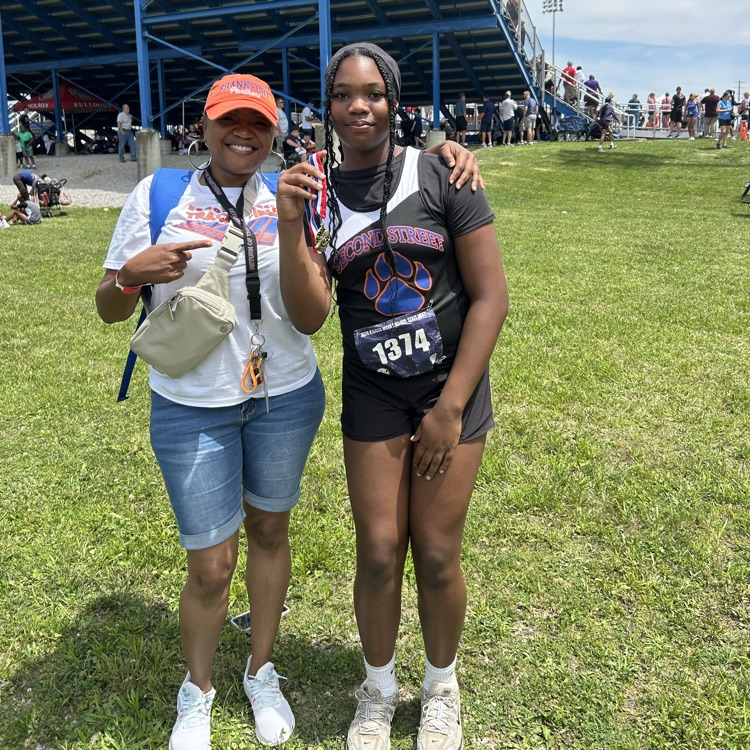 WeAreFrankfort's tweet photo. 💙🏅🧡 Congratulations to Emma Awa on an outstanding performance at the KTCCCA State Meet, earning a 5th-place finish in the Shot Put! https://t.co/tbv34ny7iI