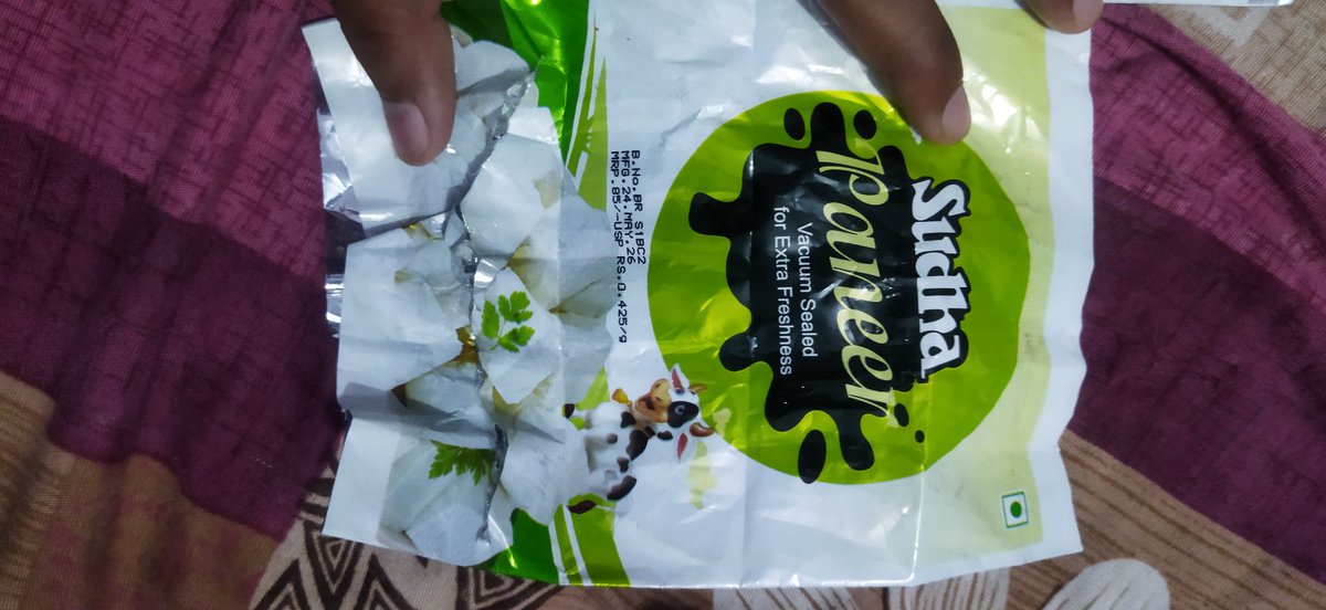 Asmitverma8409's tweet photo. @COMFED_Sudha Sudha will have to see how many duplicates of her Paneer brand have come. Today I bought 2 packets of Paneer, out of which 1 packet turned out to be a duplicate, which we found out from the date and colour written on the packet. @jagograhakjago @dairy_sudha @sudhamilk https://t.co/xDmj3hRjc6