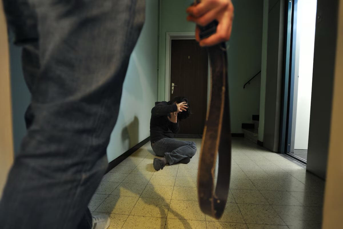 T_MHT7's tweet photo. Luis Enrique dans les vestiaires 
#psg https://t.co/HsHzIOrlGu