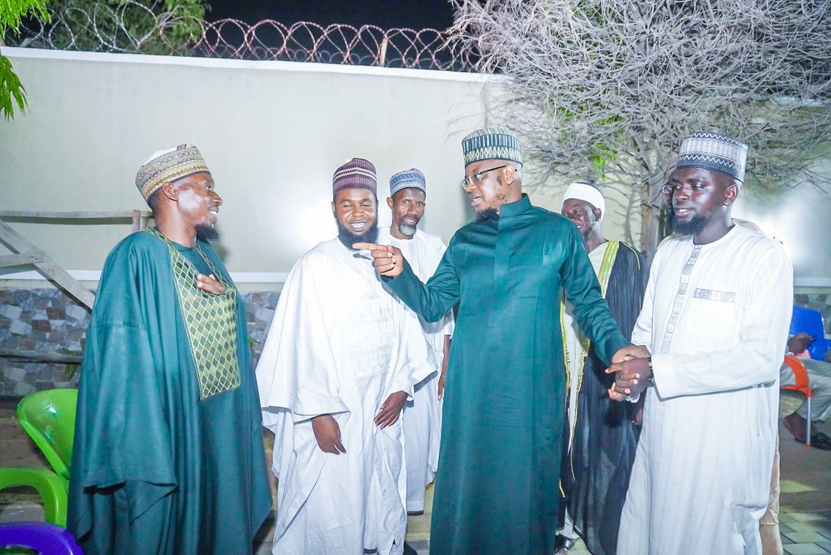 ProfIsaPantami's tweet photo. Ziyarorin wasu daga cikin Alarammomi, da Alkalai da Limamai zuwa ga Professor Isa Ali Ibrahim Pantami domin gaisuwa da fatan alheri da goyon baya.
Muna rokon Allah Ya mana jagoranci a dukkan al'amuranmu. https://t.co/WSBv4RES52
