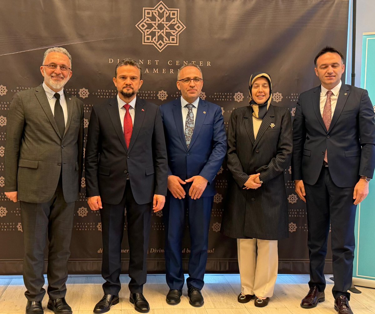 ulusalajans's tweet photo. Başkanımız İlker Astarcı, Lanham, Maryland’de Türkiye Ulusal Ajansı, Amerika Diyanet Merkezi ve Lokman Hekim Üniversitesi iş birliğiyle düzenlenen “Education and Research Opportunities in Türkiye” isimli etkinlikte konuşma gerçekleştirdi. 

Etkinlik kapsamında katılımcılarla bir araya gelen Başkanımız, Ajansımızın yürüttüğü çalışmalar, Erasmus+ ve Avrupa Dayanışma Programı ile ilgili fırsatlar ve yükseköğretim kurumlarımızın uluslararasılaşma çalışmaları hakkında bilgi verdi. 

@ilkerastarci @DiyanetAmerica @lokmanhekimuni #StudyinTürkiye
