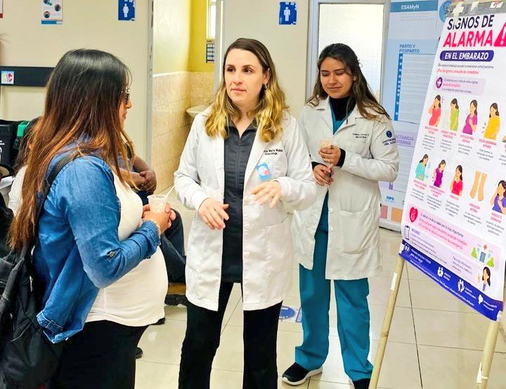 DPS_Canar's tweet photo. 🏥 #Cañar | En el Hospital Luis F. Martínez realizamos un taller sobre derechos y deberes de la madre y el niño, parto respetado, signos de alarma, controles prenatales, posparto y salud intercultural.  
¡Fortaleciendo una maternidad segura e informada! 💙🤰 https://t.co/a4DN5V0un6