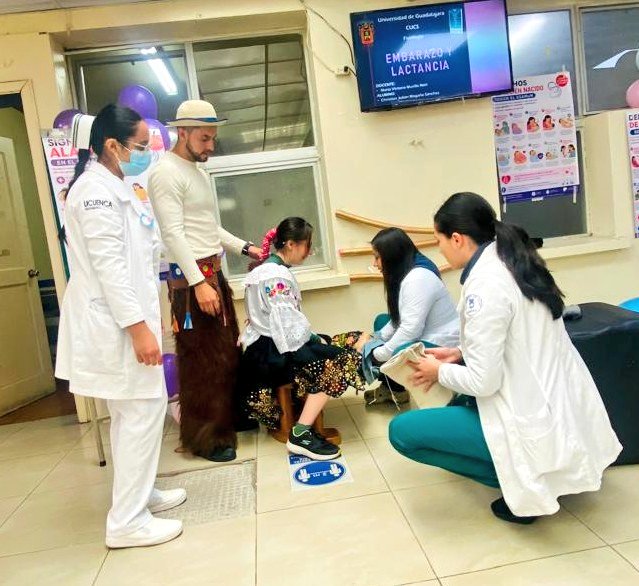 DPS_Canar's tweet photo. 🏥 #Cañar | En el Hospital Luis F. Martínez realizamos un taller sobre derechos y deberes de la madre y el niño, parto respetado, signos de alarma, controles prenatales, posparto y salud intercultural.  
¡Fortaleciendo una maternidad segura e informada! 💙🤰 https://t.co/a4DN5V0un6