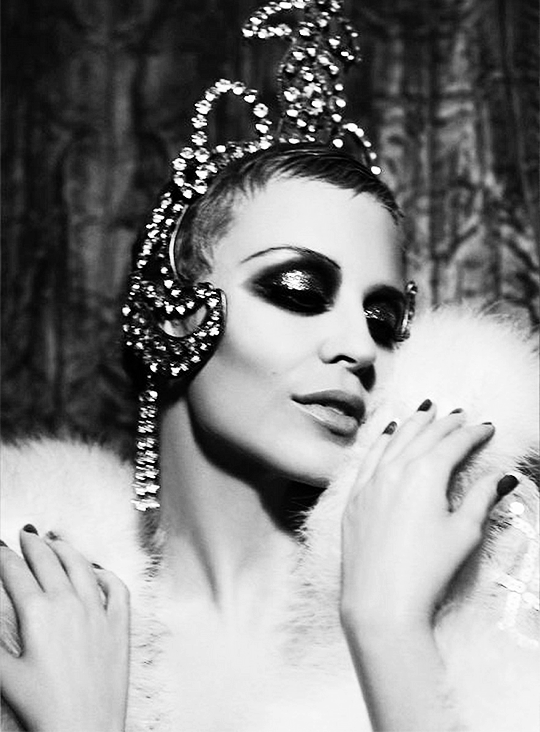 rollerride's tweet photo. Kylie Minogue for Showgirl: Homecoming Tour (2006) https://t.co/RcYUSs7iWn