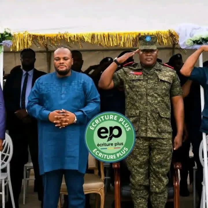 godefroid072's tweet photo. 🚨#URGENT | #URGENT | #URGENT 🚨
Félicitations au Chef de l’État, Félix-Antoine Tshisekedi Tshilombo, pour la mise en place d’une Task Force dédiée à l’assainissement, confiée au Lieutenant-Général Jean-Pierre Kasongo Kabwik, Chef du Service National, selon plusieurs sources crédibles.
Cette initiative constitue un appui important aux efforts déjà engagés par le Gouverneur de la ville de Kinshasa, Daniel Bumba Lubaki @daniel_bumba_01. Il convient de rappeler que ce dernier avait très tôt compris la nécessité d’impliquer la 14ᵉ Région militaire dans les opérations d’assainissement, compte tenu de l’importance de la discipline militaire pour pallier certaines insuffisances observées dans ce secteur.
À travers cette décision, le Gouvernement central reconnaît également que les moyens actuellement mis à la disposition de la ville demeurent insuffisants face à l’ampleur des défis que présente l’assainissement de cette mégalopole qu’est devenue Kinshasa.
Pour mémoire, le Lieutenant-Général Jean-Pierre Kasongo Kabwik avait déjà collaboré avec le Gouverneur Daniel Bumba dans le cadre des opérations d’assainissement, même si les résultats obtenus à l’époque n’avaient pas pleinement répondu aux attentes.
Comme le rappelle la Bible dans Romains 8:28 : « Toutes choses concourent au bien de ceux qui aiment Dieu, de ceux qui sont appelés selon son dessein. »
C’est dans cet esprit que nous espérons que cette nouvelle dynamique produira des résultats à la hauteur des attentes de la ville de Kinshasa, de ses habitants et de l’ensemble du peuple congolais.
Nous suivrons de près l’évolution de cette initiative et communiquerons en temps opportun sur ce dossier crucial pour l’avenir de notre capitale.
Bon vent à cette Task Force et plein succès dans l’accomplissement de sa mission.

Écriture Plus Numérique