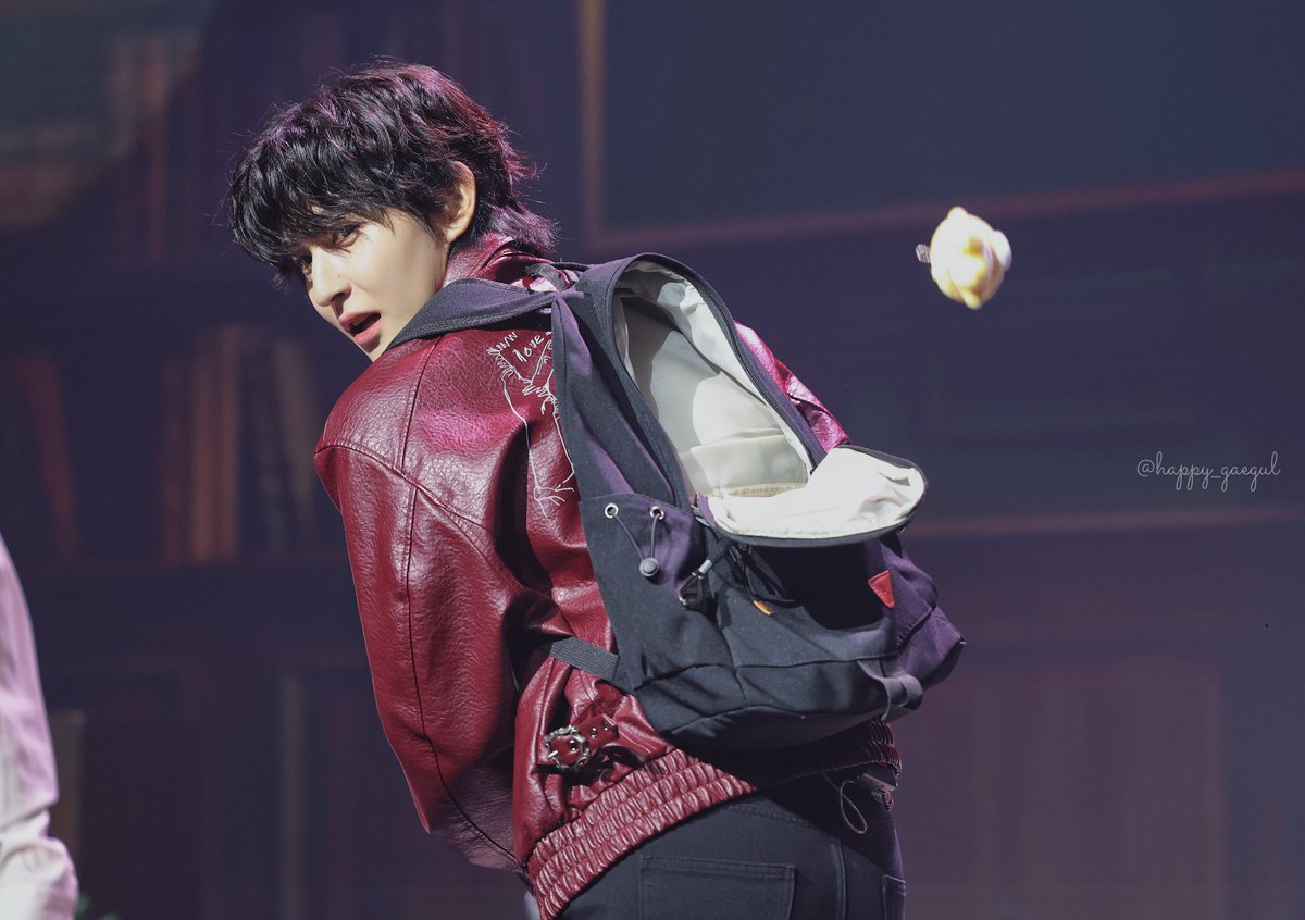 happy_gaegul's tweet photo. 260530 도우 팬미팅 1부

자꾸 귀여우면 나 진짜 못 참아.....(??

#도우 https://t.co/46ifptlrbG