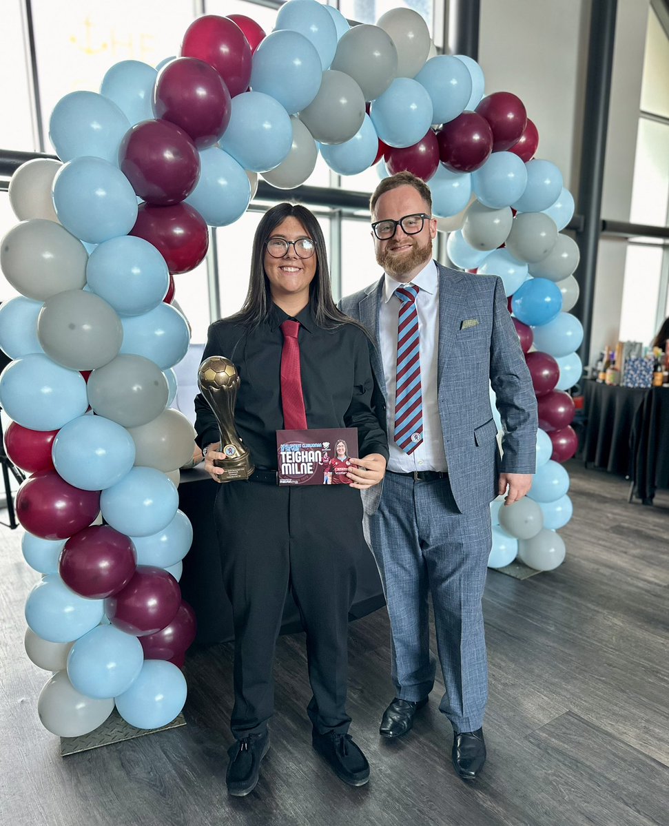 DryburghAthW's tweet photo. 🏆 2025/26 Dryburgh Athletic Women’s Development Clubwoman of the Year - Teighan Milne

Teighan was presented with her award by Development Coach Ross Penman.

Congratulations Teigs 👏🏻

#WeAreDryburgh https://t.co/dtWGOiG2Eb