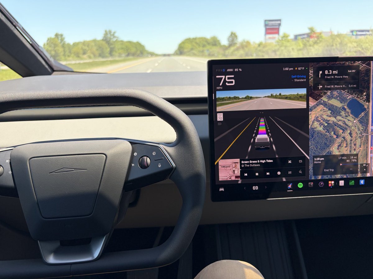Phartsig's tweet photo. Picked Cybertruck up today.  Smooth sailing on FSD back home. https://t.co/81HKov3YO5