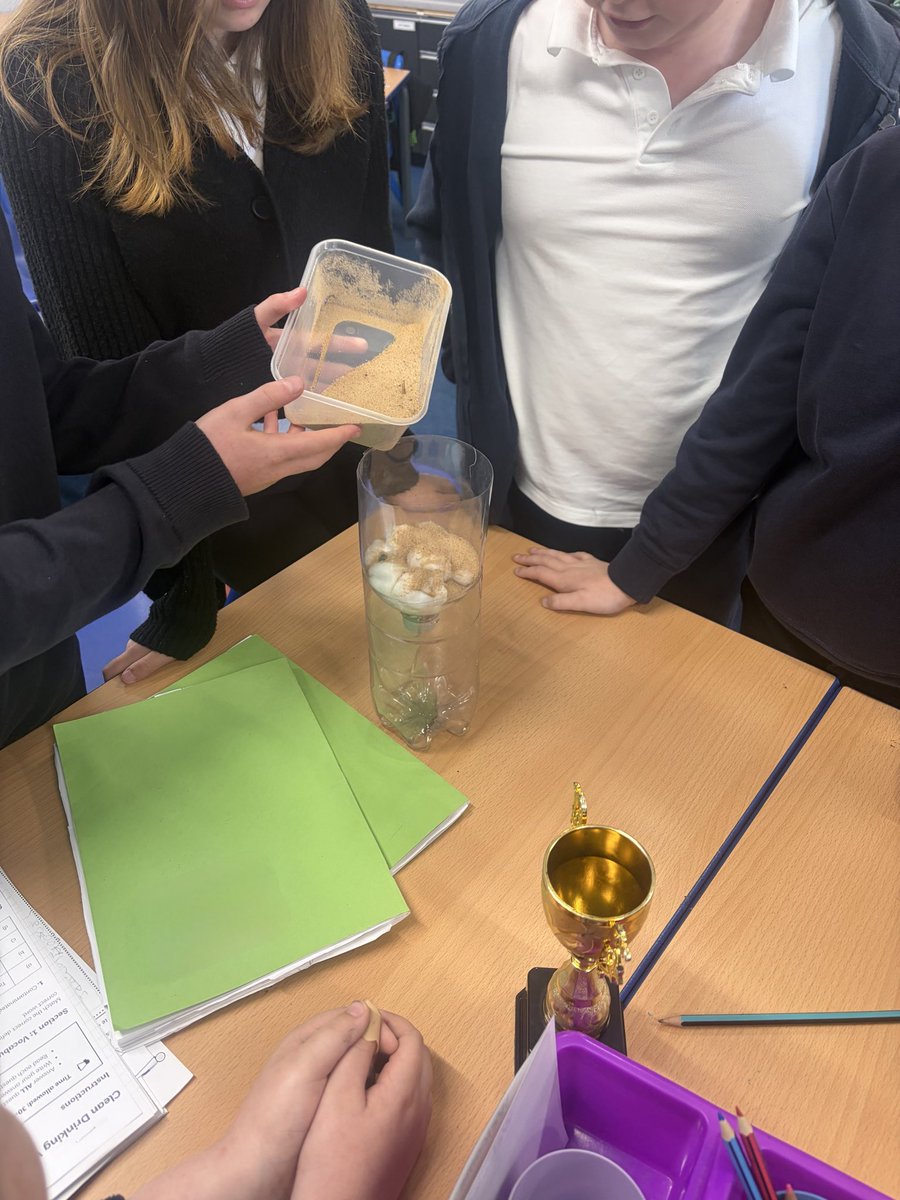 SpringsidePS's tweet photo. P5/6 have been exploring water filtration and sanitation. They put their knowledge into practice by creating their own water filters, investigating how water can be made safer and more accessible.💧 https://t.co/nontZvO8W5