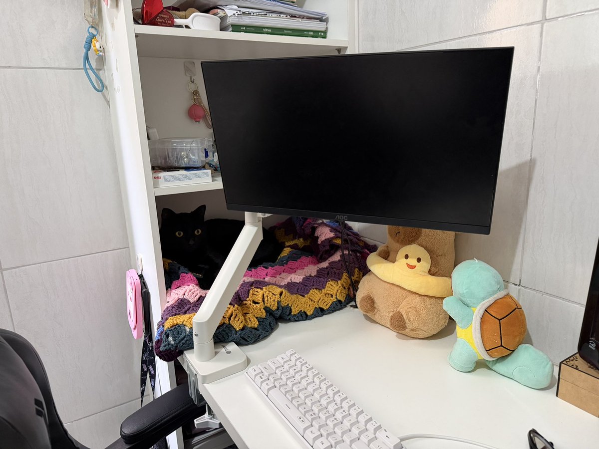 gatinhosopa's tweet photo. o antes e depois do sabonete de conquistar o sonho da casa propria https://t.co/uuYIREsvfN