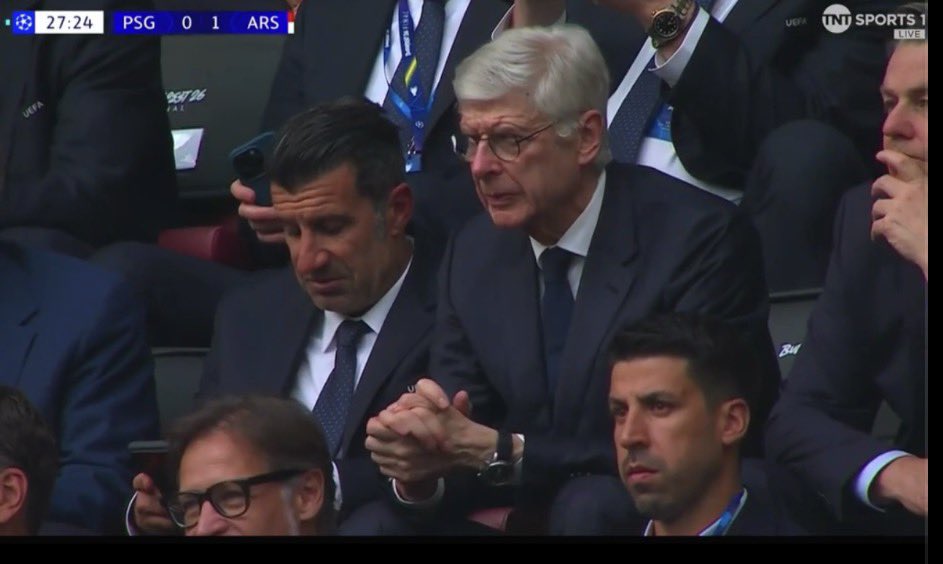 dr_uzeey's tweet photo. Legend of the Game watching us lead the way #ARSPSG

#COYG https://t.co/mQfkatF2Z0