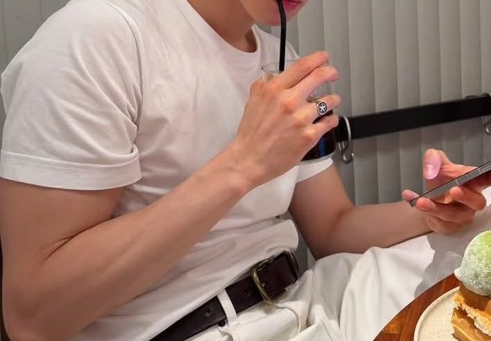 galaxyjjun's tweet photo. yumzzn lately https://t.co/0IyrOt9Bla