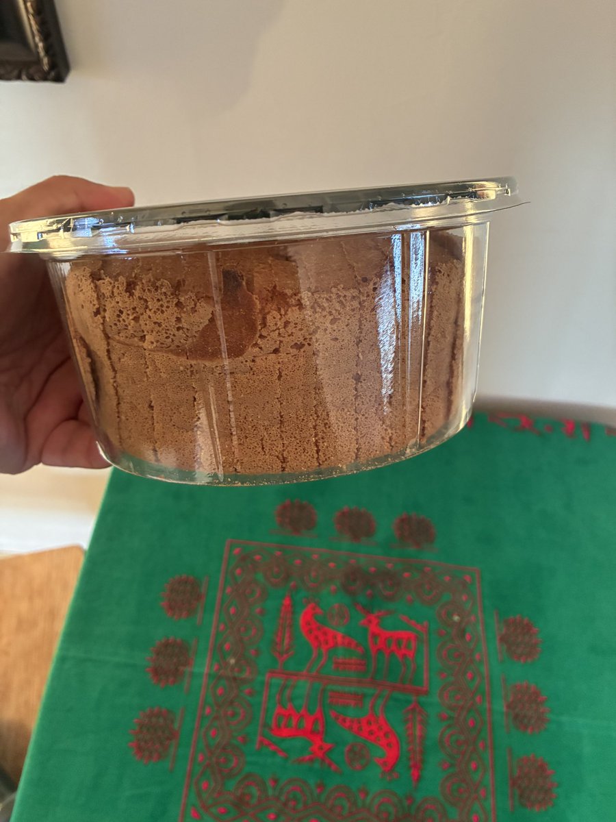 Karavandaborsa's tweet photo. Hayatıma yeni giren ve tanıştığım için çok mutlu olduğum karabuğday ekmeği, katkısız koruyucusuz, mayasız, laktozsuz, gluten free, yüksek lif.. ne ararsam var bu ekmekte. Sabahları 2 dilim bu ekmekten tüketiyorum, kızartınca çokta lezzetli oluyor. Bu ekmeği almak için şok market arıyordum şimdi Tarım kredi marketede gelmiş, teşekkürler tarım kredi. Sağlıklı olan güzel olan bir şeyi paylaşmak istedim sadece. Marka adları geçtiği için zorunlu #reklam ancak işbirliği yoktur. Ayrıca siz kalitenizi bozmayın lütfen işbirliği olmadan da paylaşırım ben.
