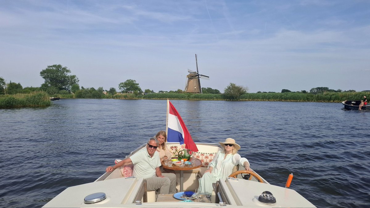 ericvanthoff's tweet photo. Very satisfied with all the renovations of our boat! 25 years old and look like new! https://t.co/9JgYSuTWsH