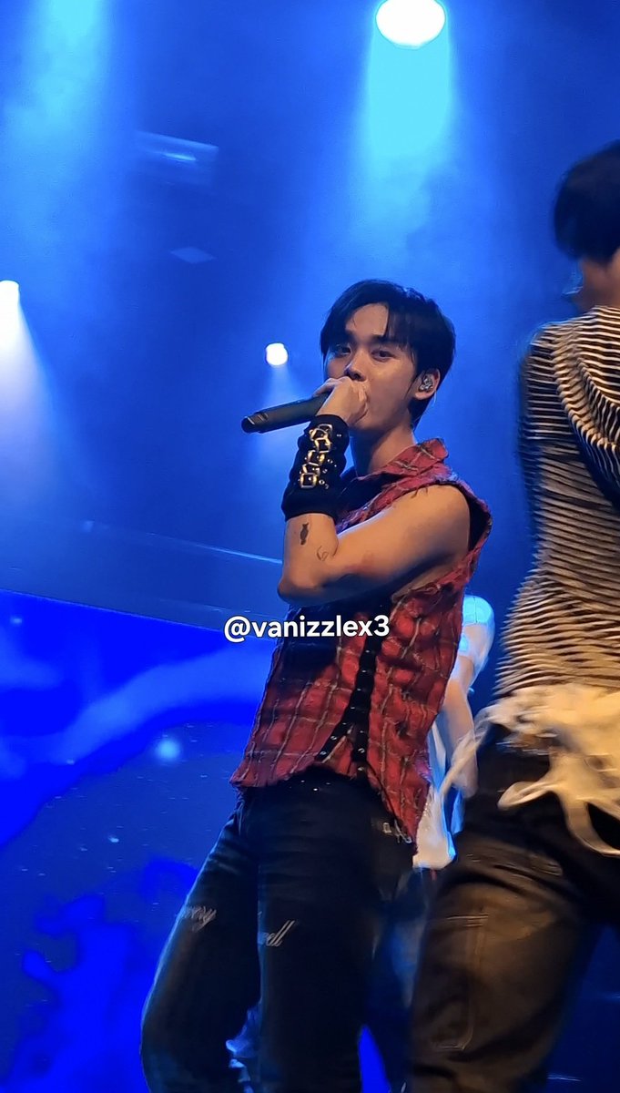 vanizzlex3's tweet photo. I can't find the right words, but Tag was awesome! 😎🥰
Part 1
#OnePact #OnePactinBerlin https://t.co/gfBrVG7GYO
