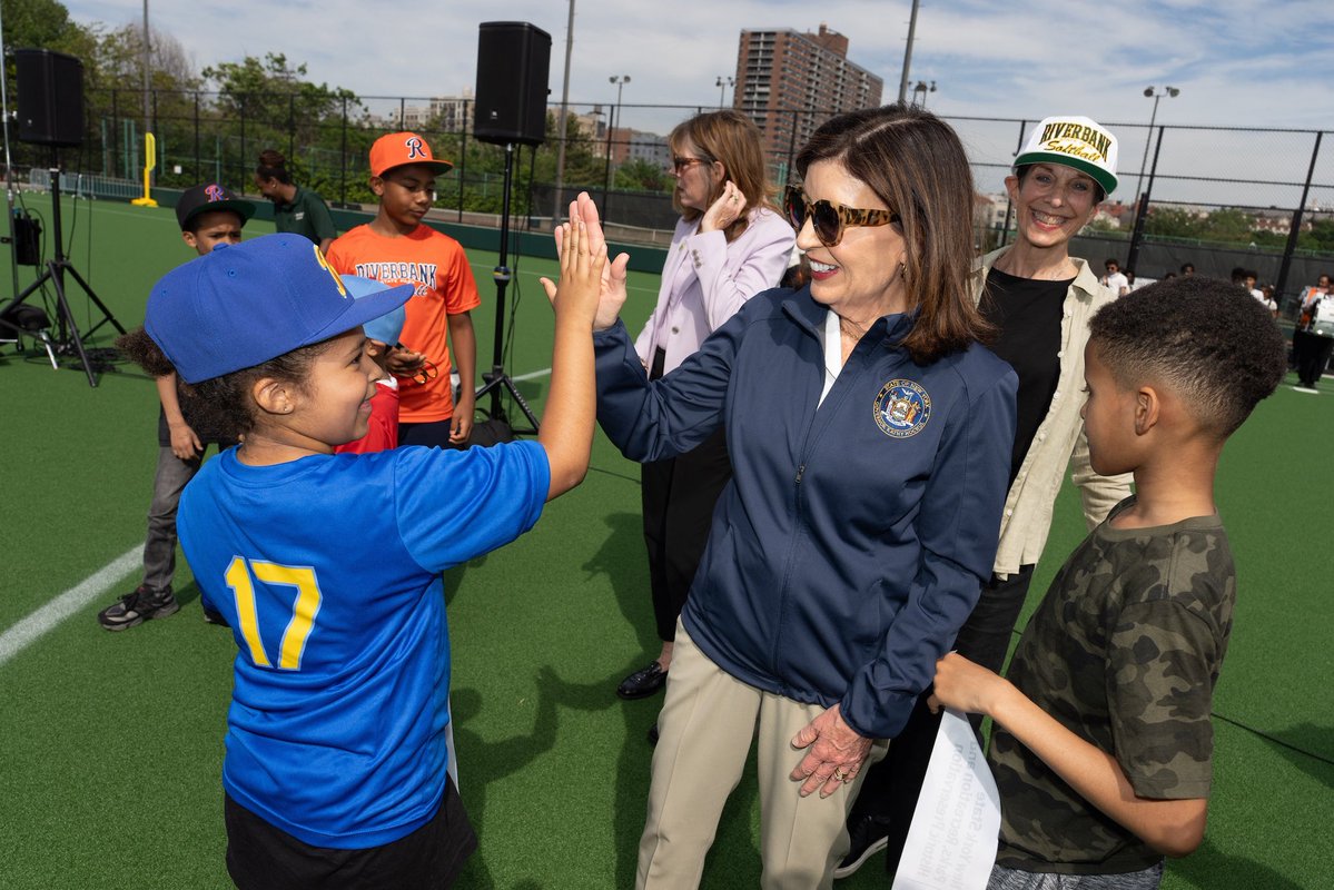Governor Kathy Hochul tweet media